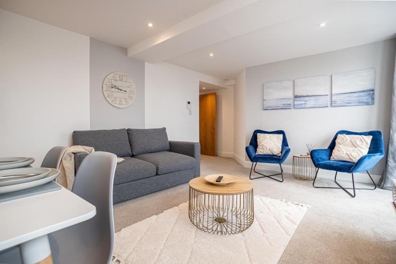 Elegant Fresh Spacious Two Bed Apartment - Juliet Balcony - Sea, Marina, Harbour Views, English Riviera Clock Tower Torquay Exterior foto
